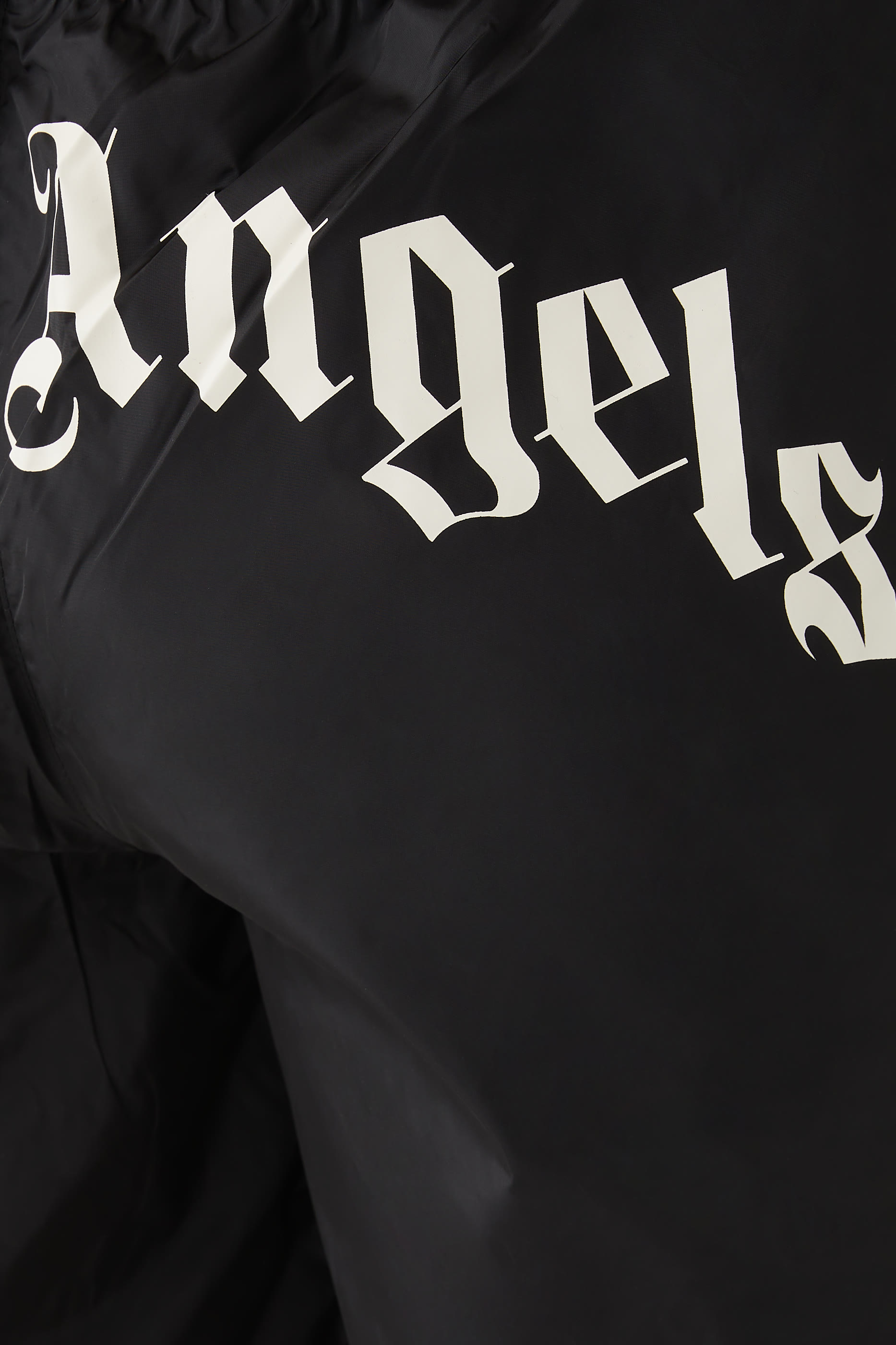 شورت سباحة بشعار الماركة بتصميم مقوس