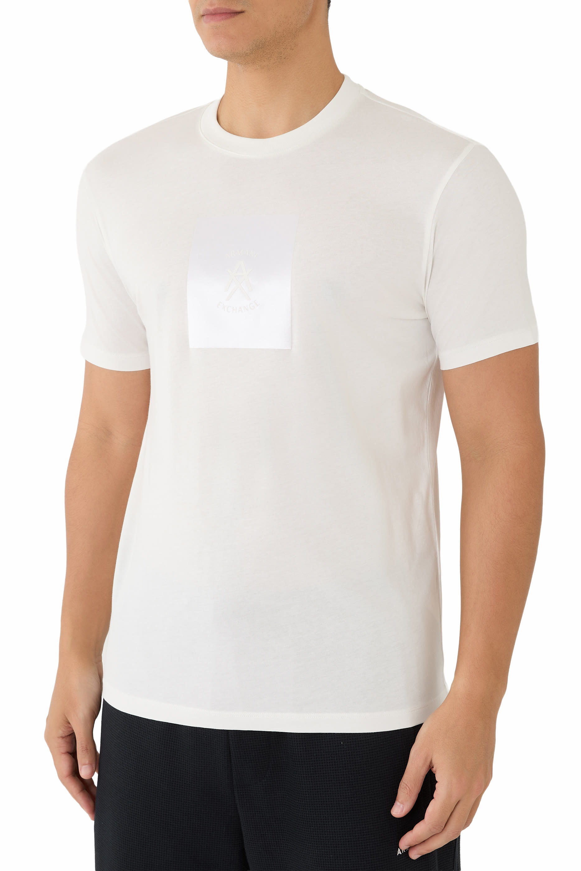 تيشيرت بشعار الماركة