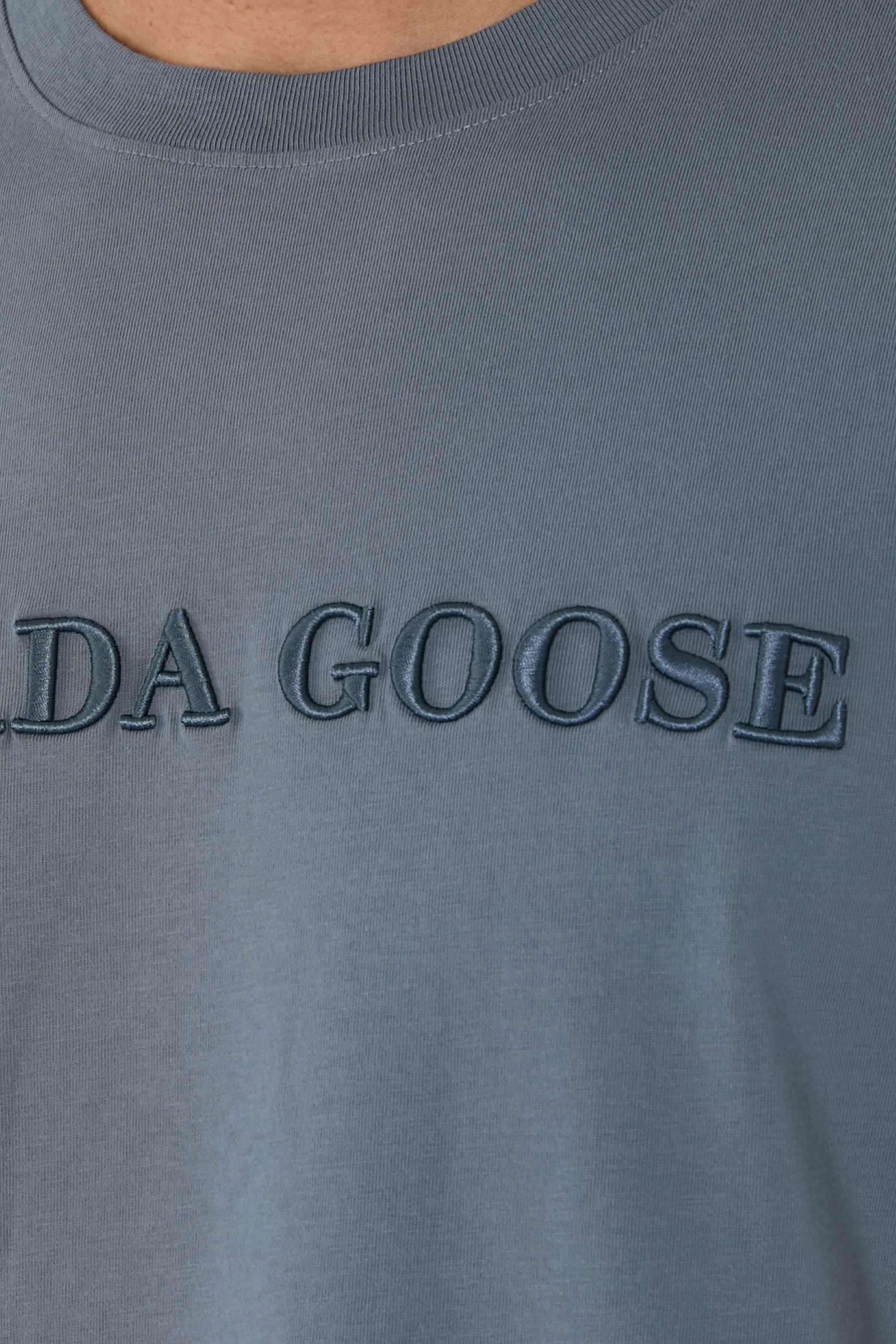 تيشيرت إيميرسن بياقة ضيقة وتطريز