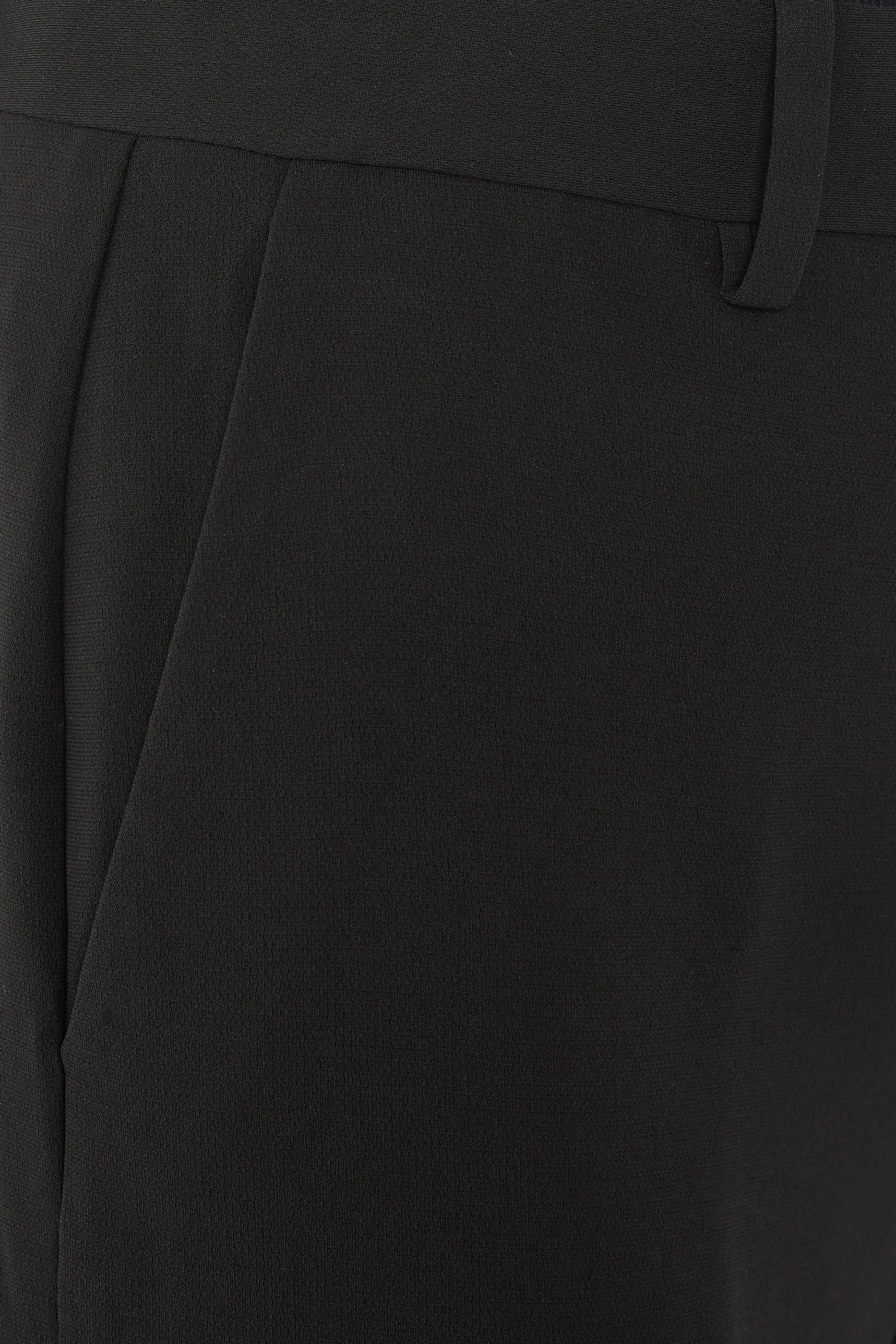 بنطال بقصة واسعة ساتان