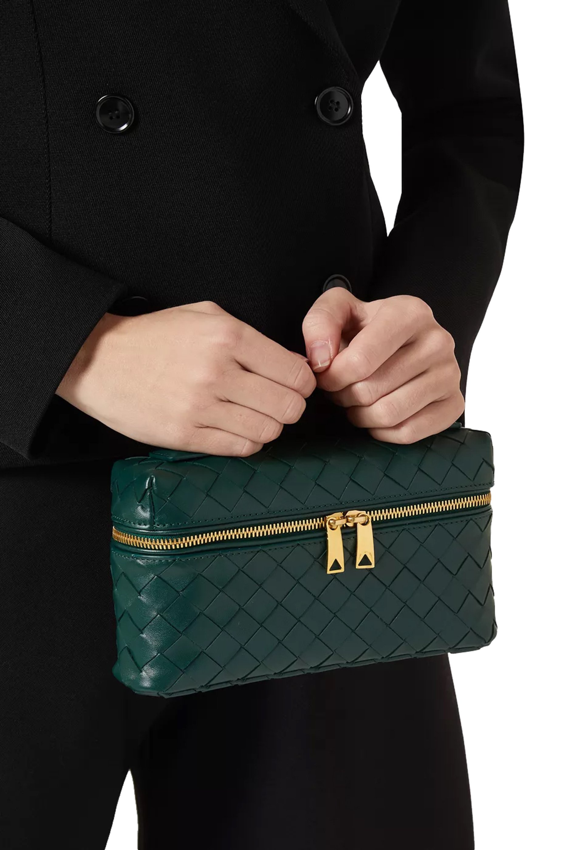 حقيبة مستحضرات تجميل بحمالة