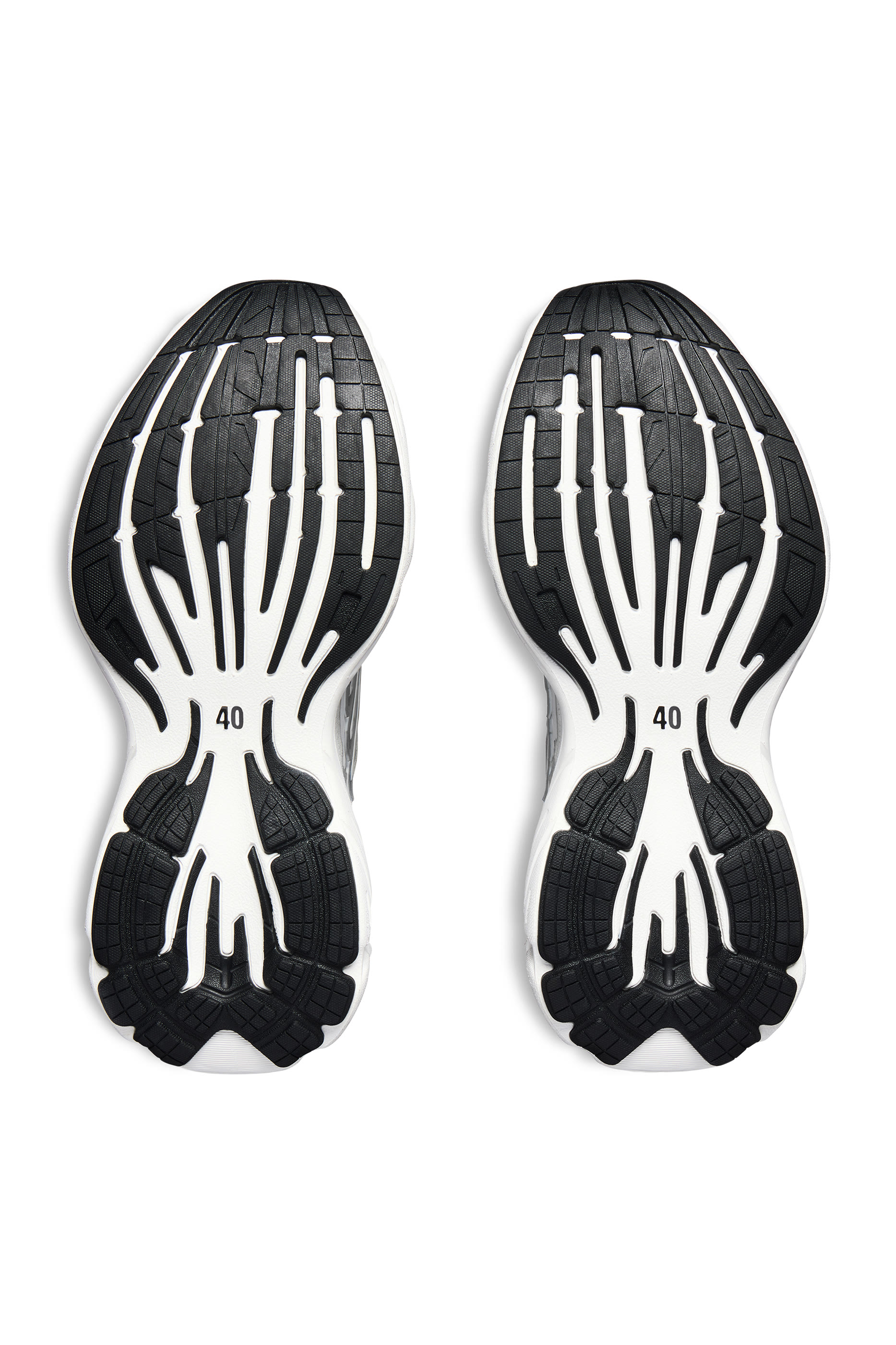 سنيكرز مونداي بكاحل منخفض