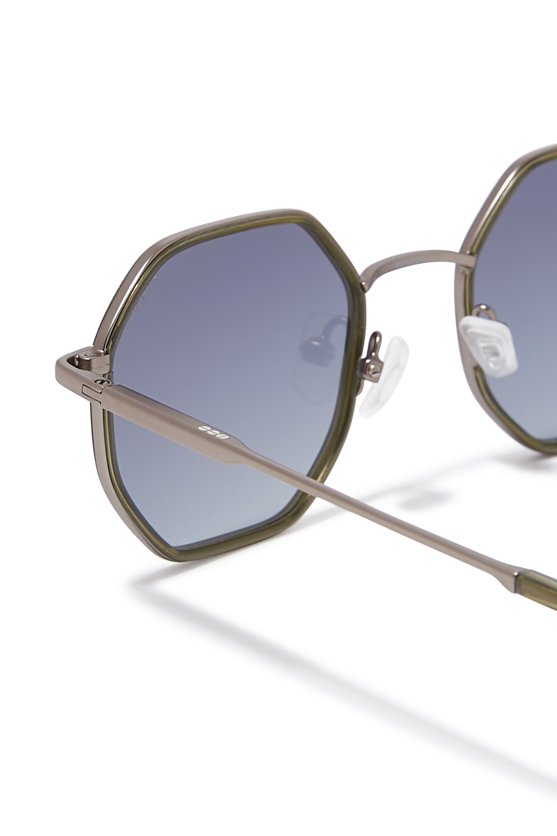 نظارة شمسية بيكر