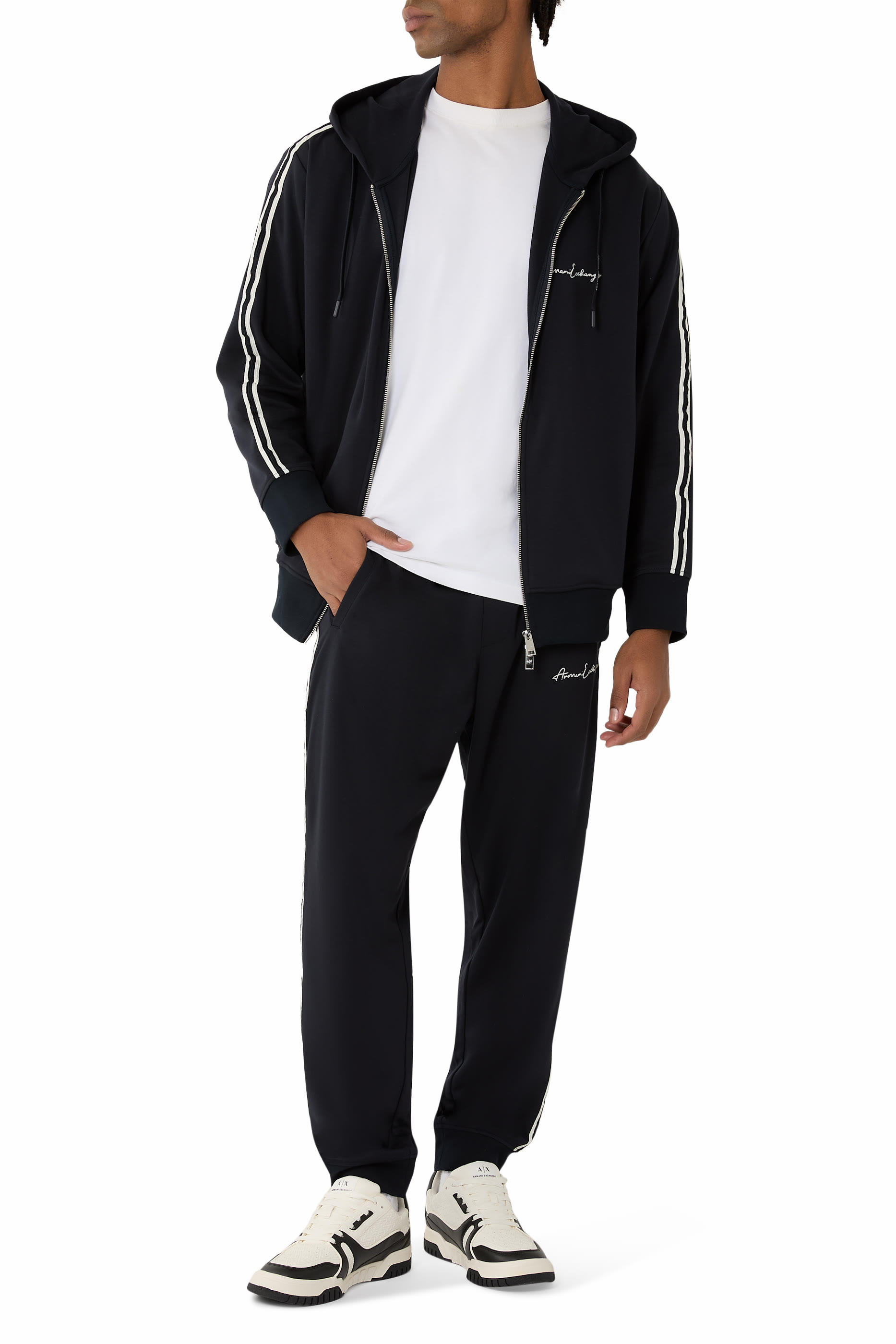 بنطال رياضي بشعار الماركة