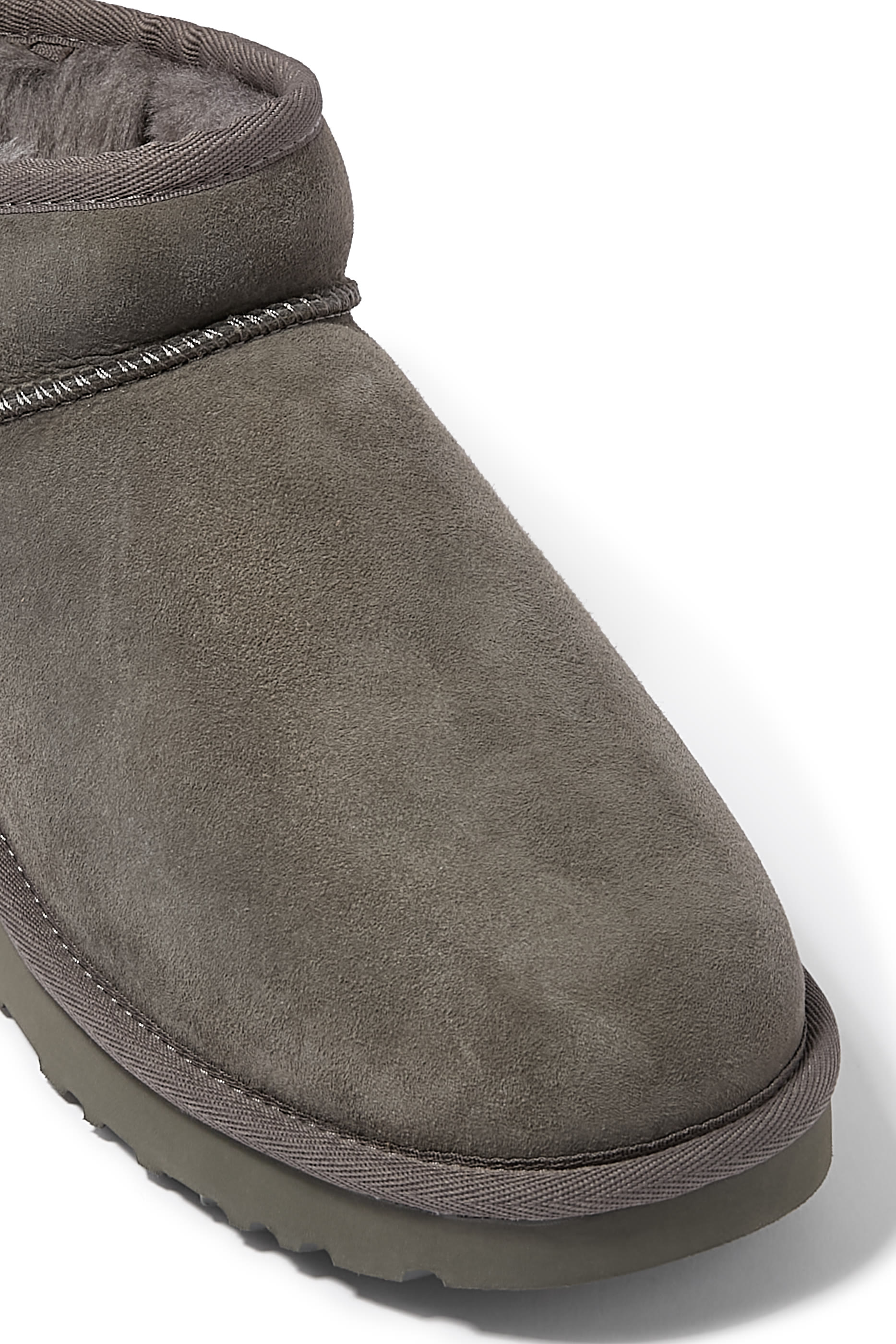 حذاء بوت كلاسيك ميني أولترا