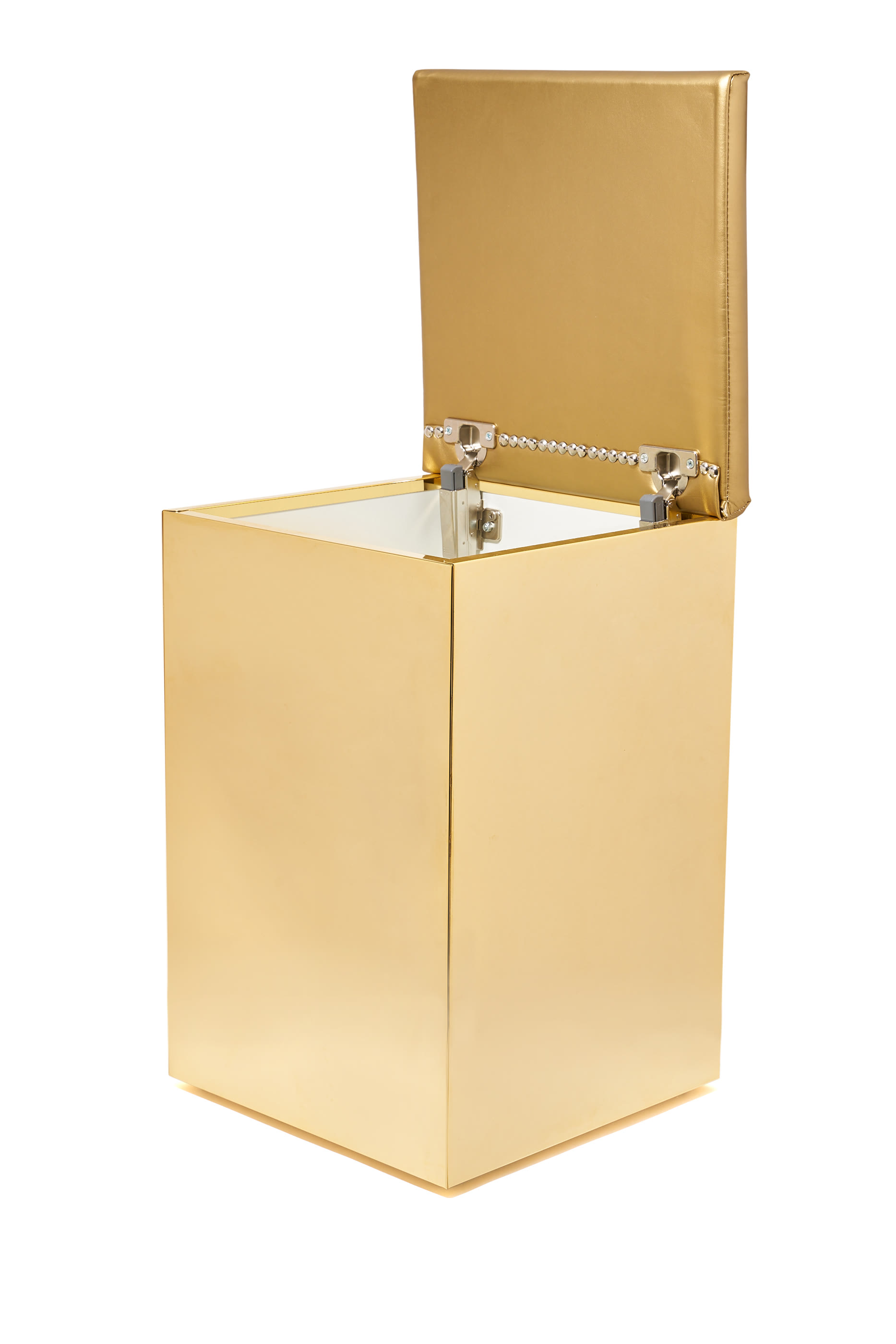 سلة غسيل بمقعد