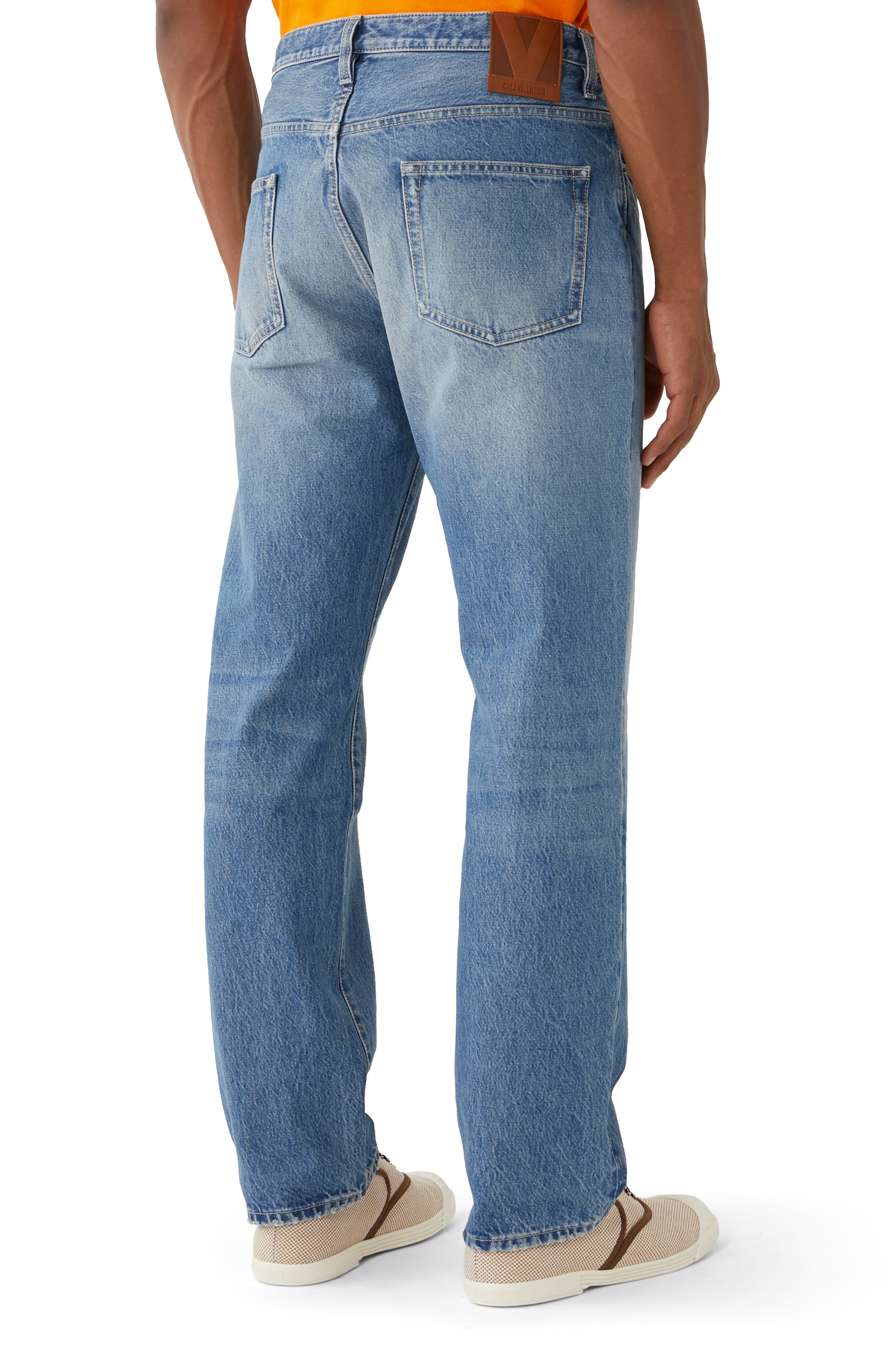 بنطال جينز بقصة ساق مستقيمة