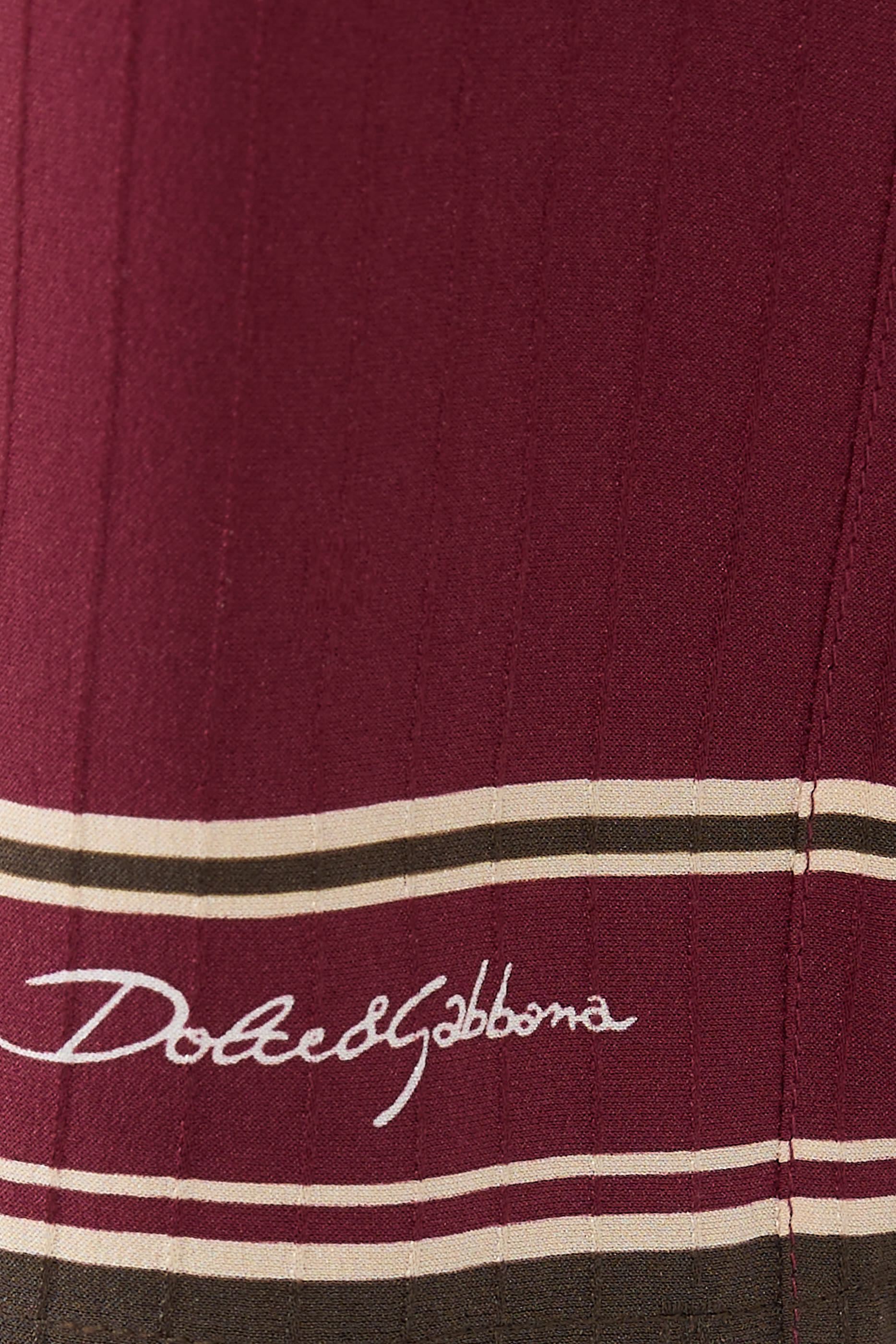 بنطال بنقشة خطوط وشعار الماركة جاكار