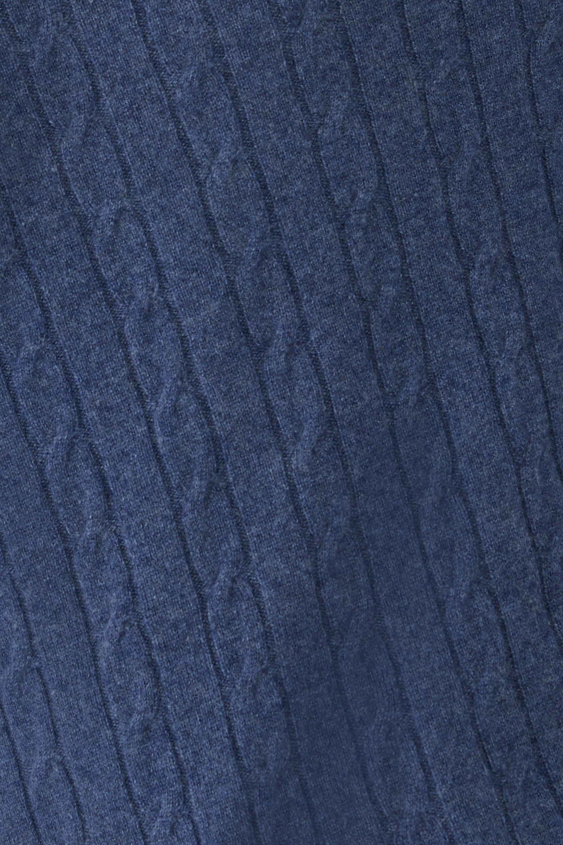 سترة منسوجة بغرزة الضفيرة 