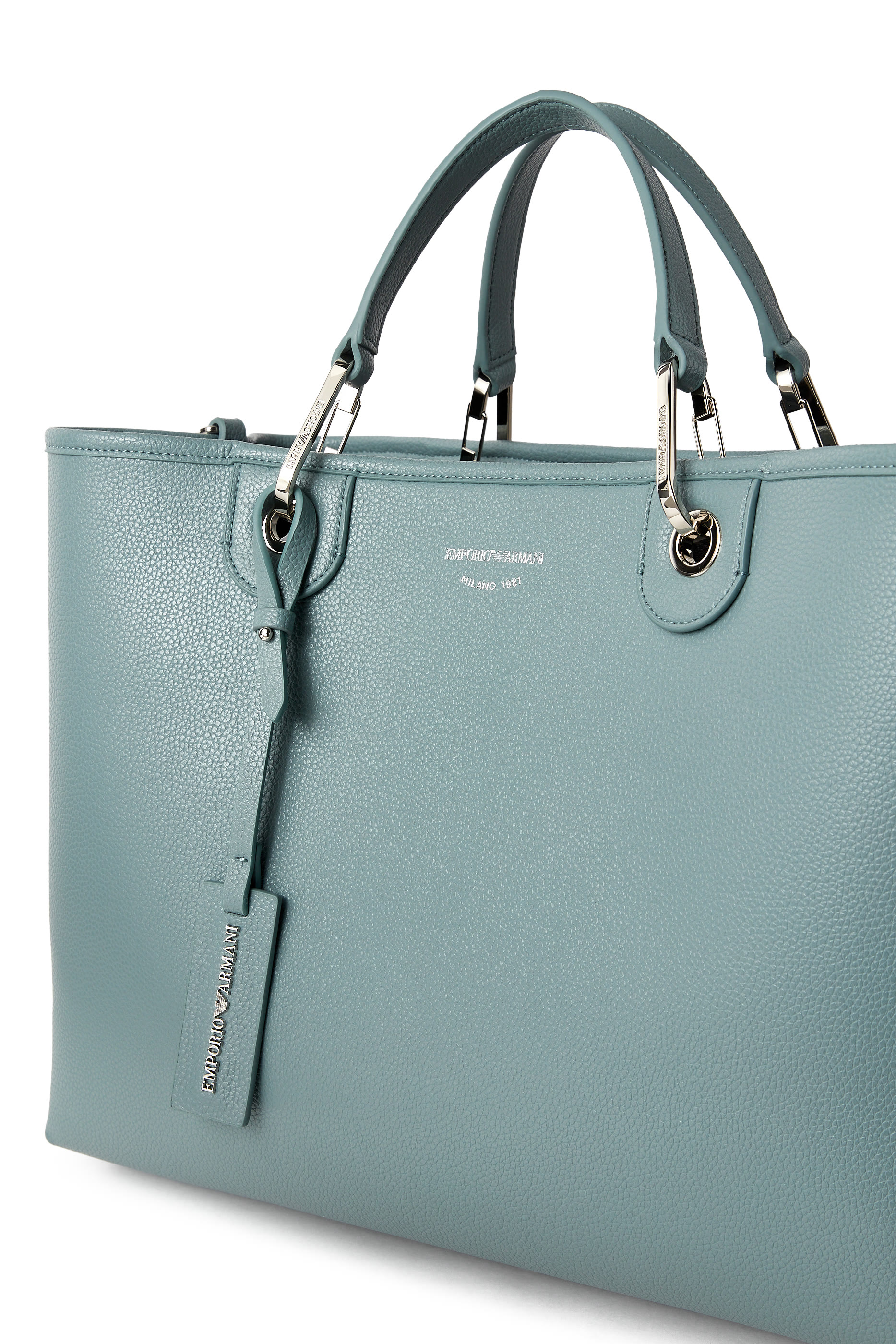 حقيبة يد بشعار الماركة