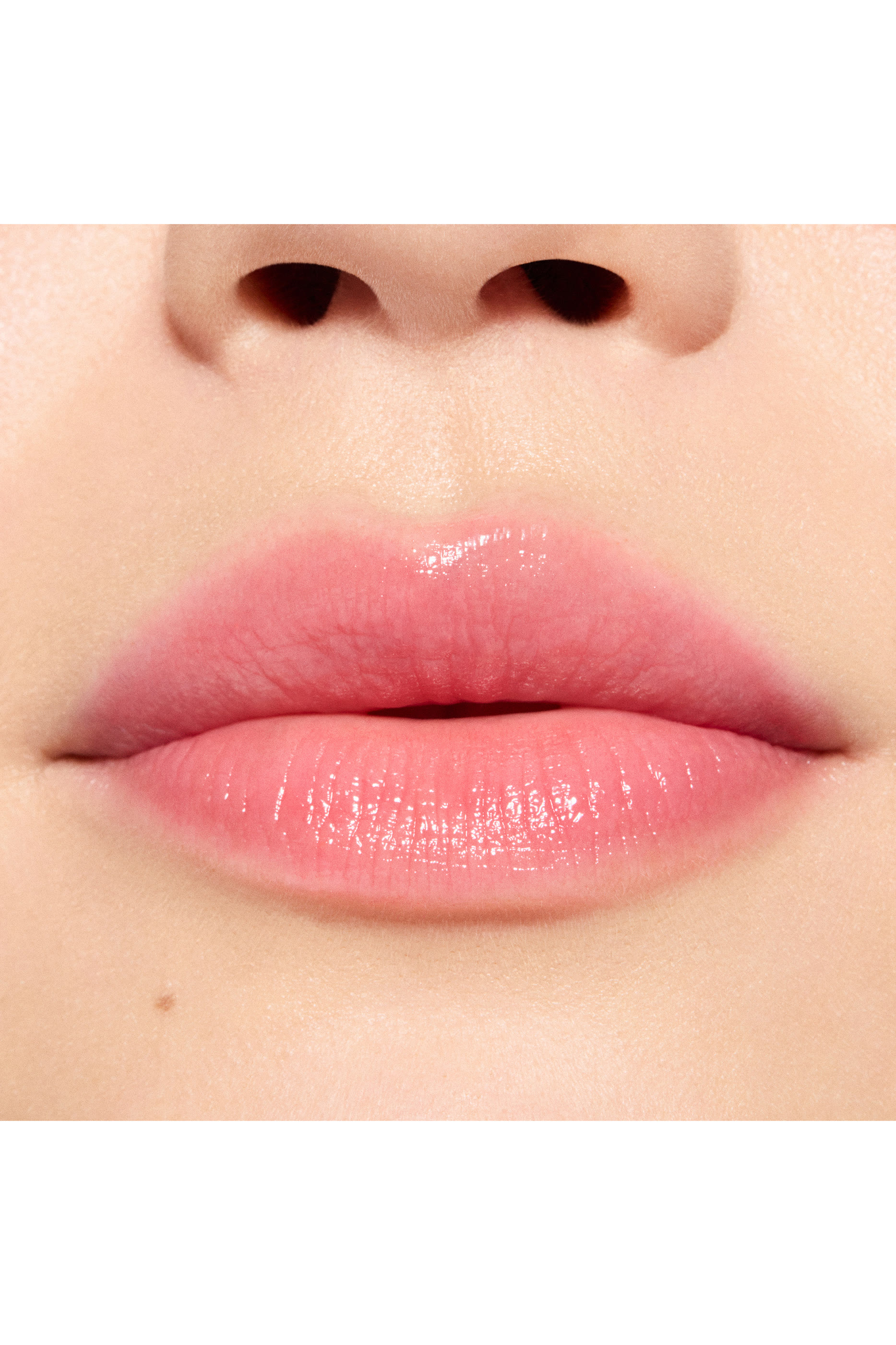 مرطب شفاه جلو بلاي من تشكيلة ميتامورفوزيس