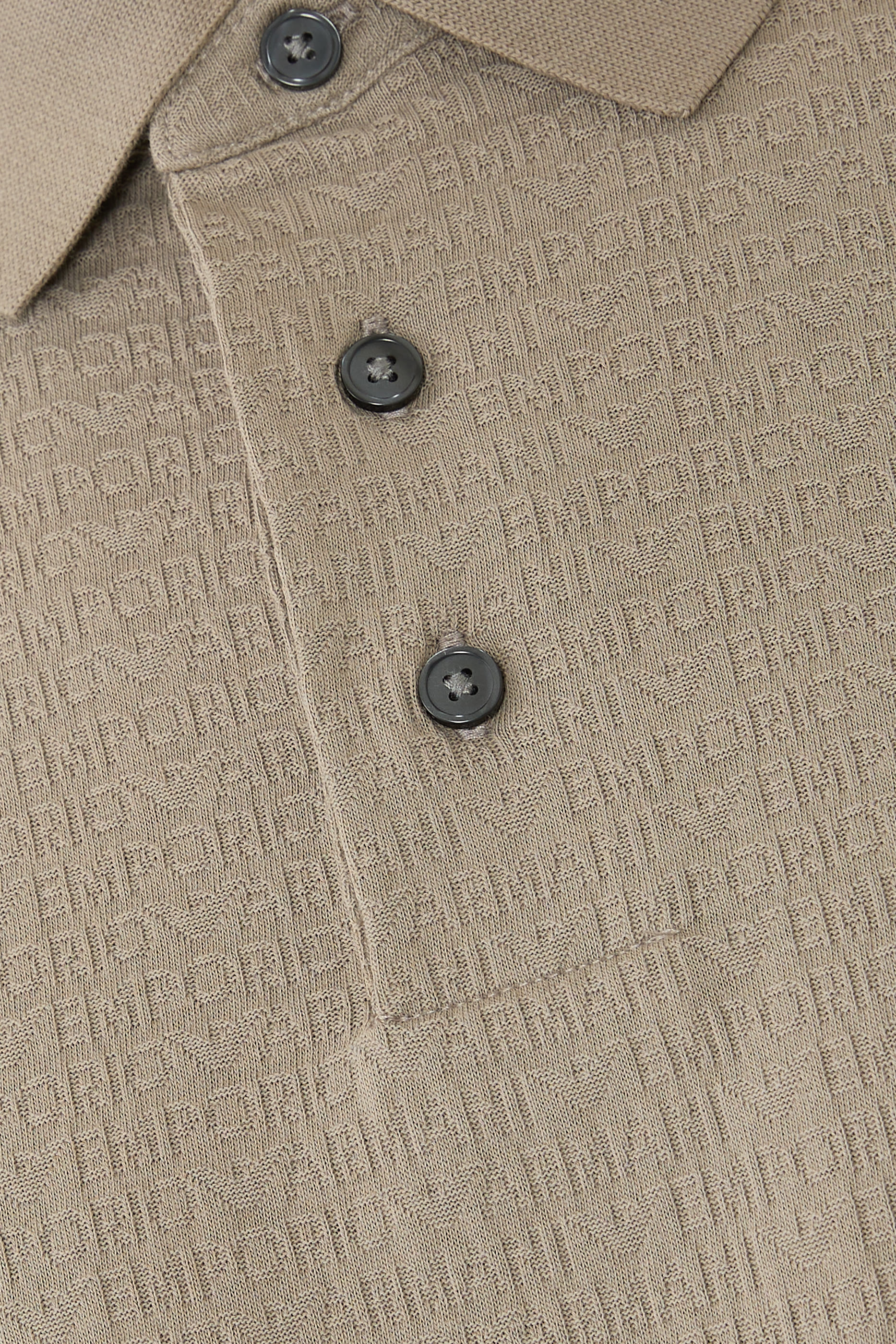 قميص بولو بشعار الماركة صغير