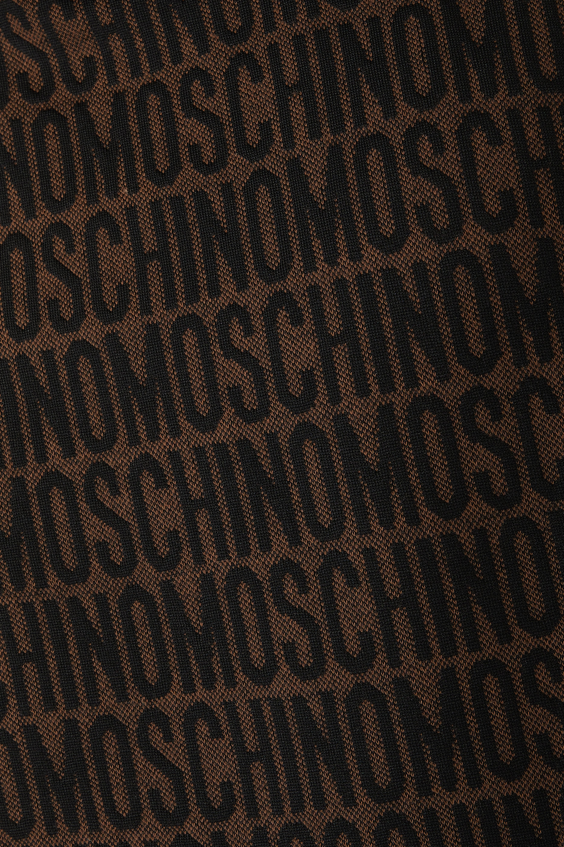 هودي بسحاب وشعار الماركة