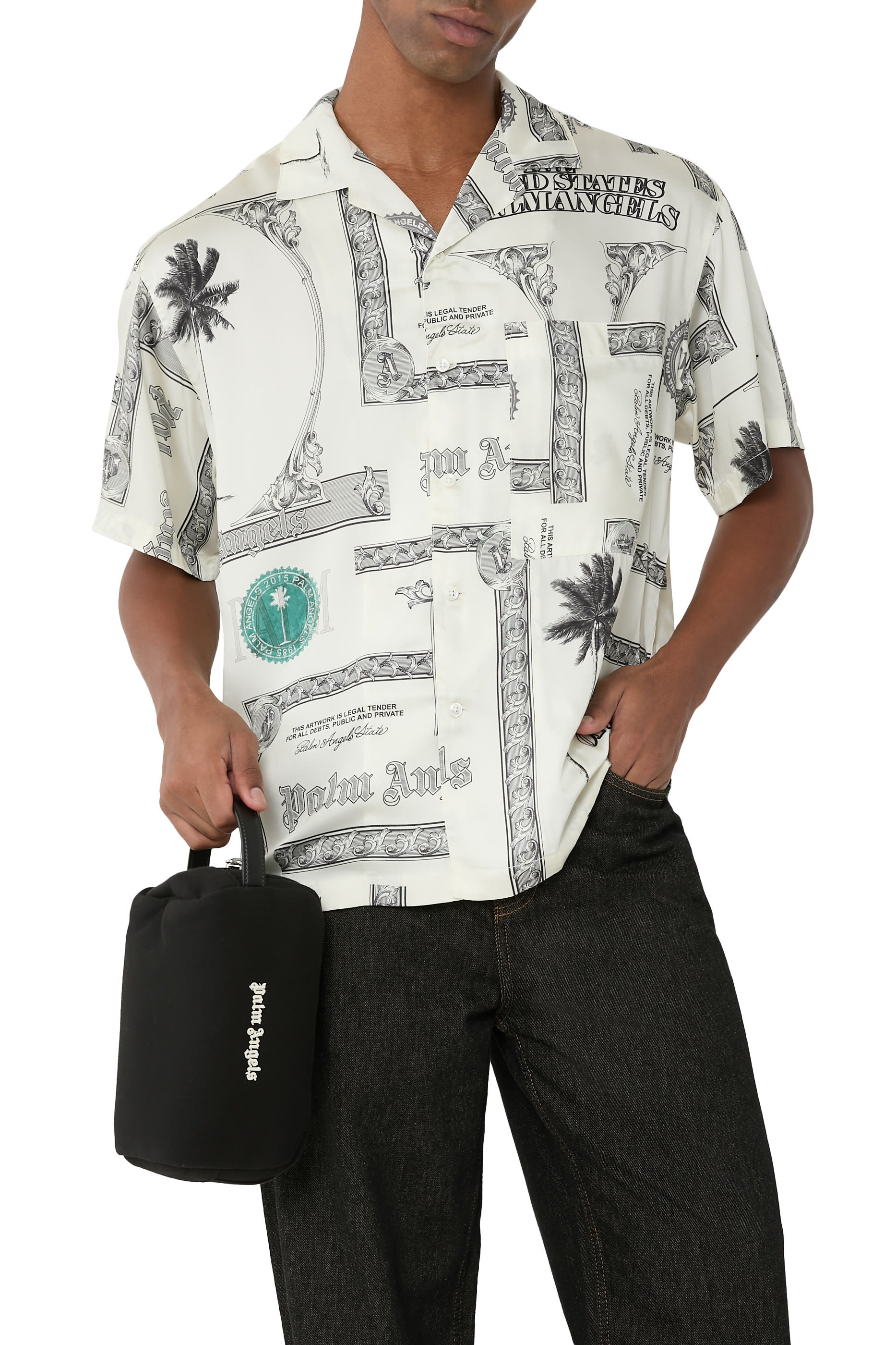 حقيبة صغيرة بشعار الماركة الكلاسيكي