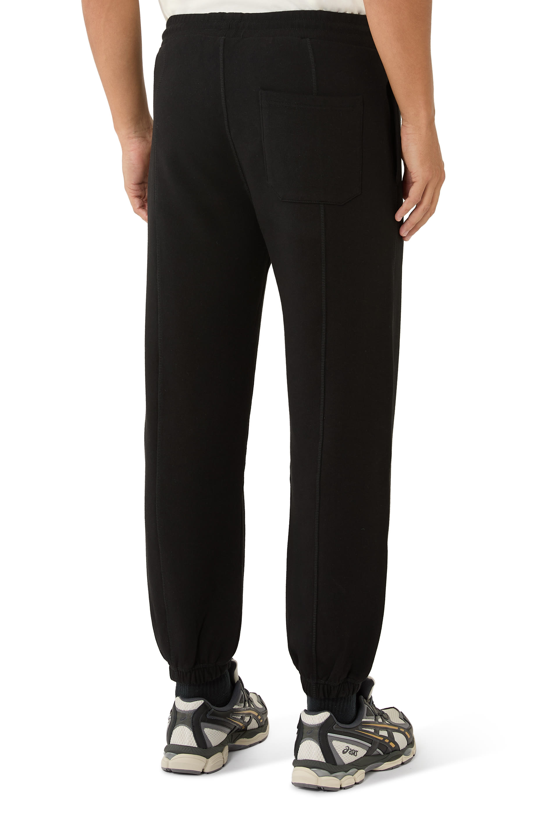 بنطال إنتراناشيونال بشعار الماركة