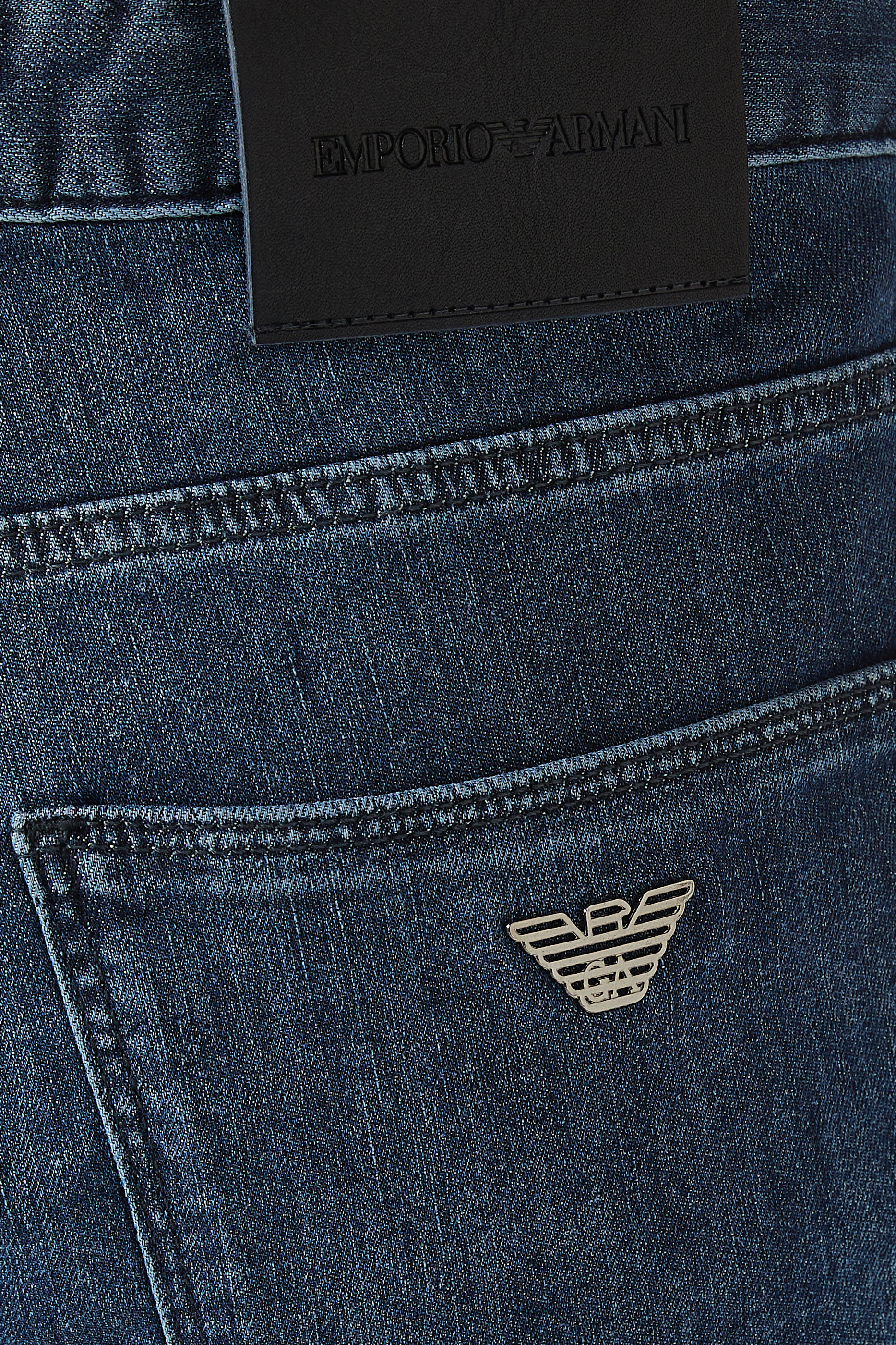 بنطال جينز بقصة ضيقة دنيم