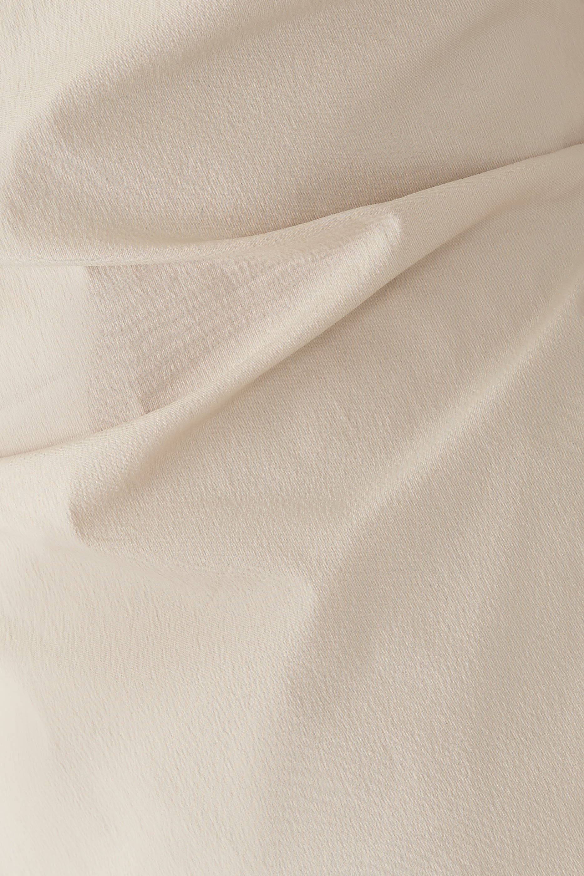 فستان سوفت بقصة ضيقة