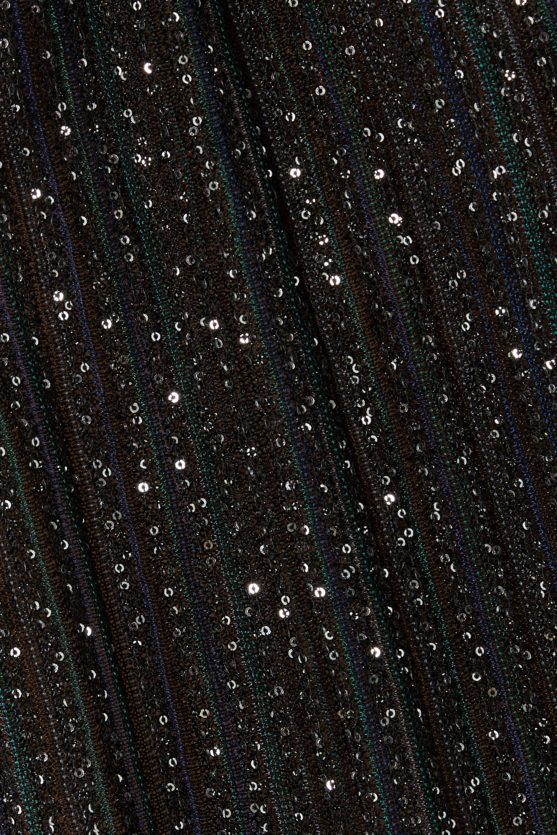 كنزة بقصة واسعة وياقة ضيقة بتصميم مخطط مزين بلاميه