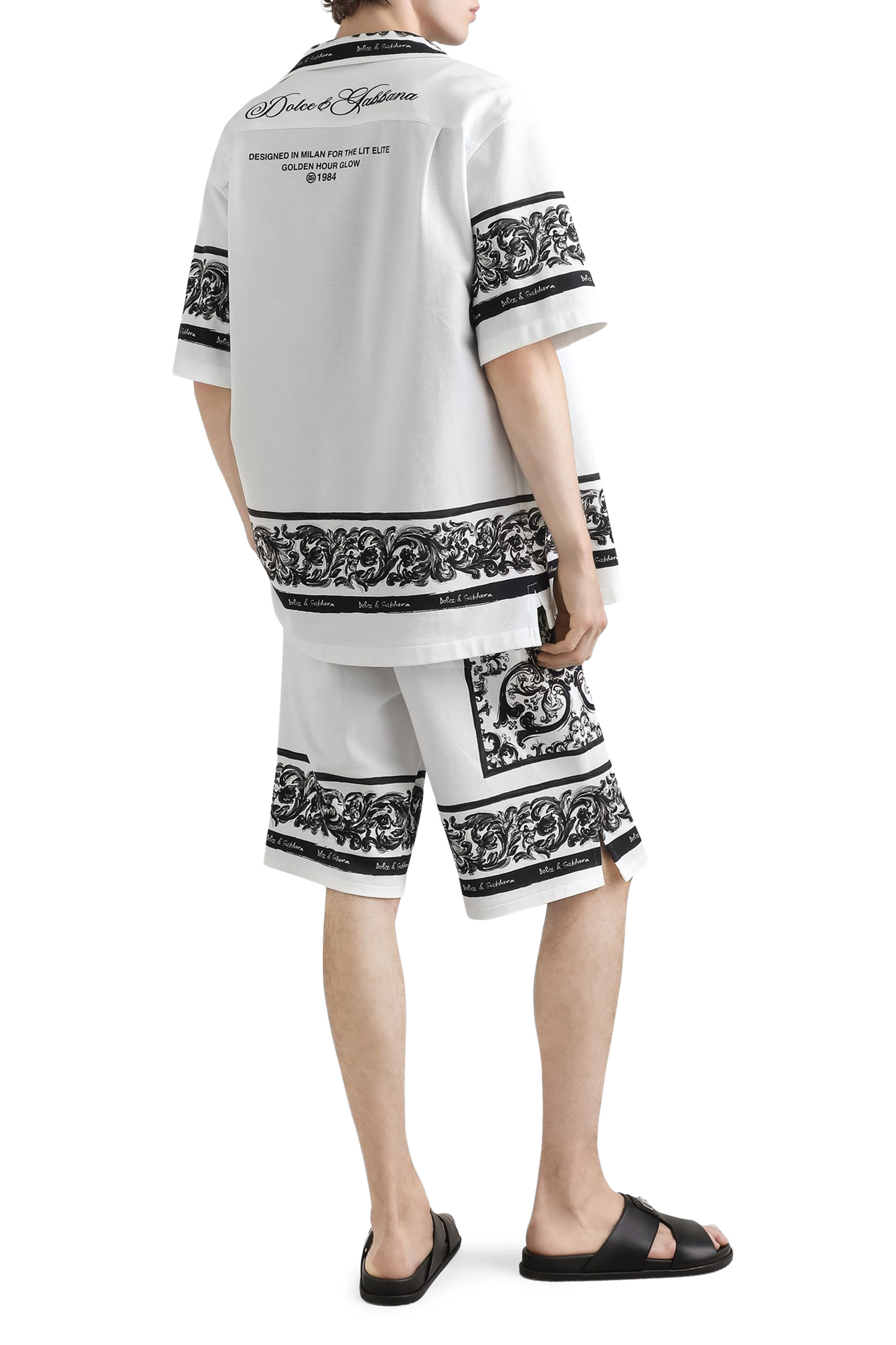 قميص بطبعة مايوليكا