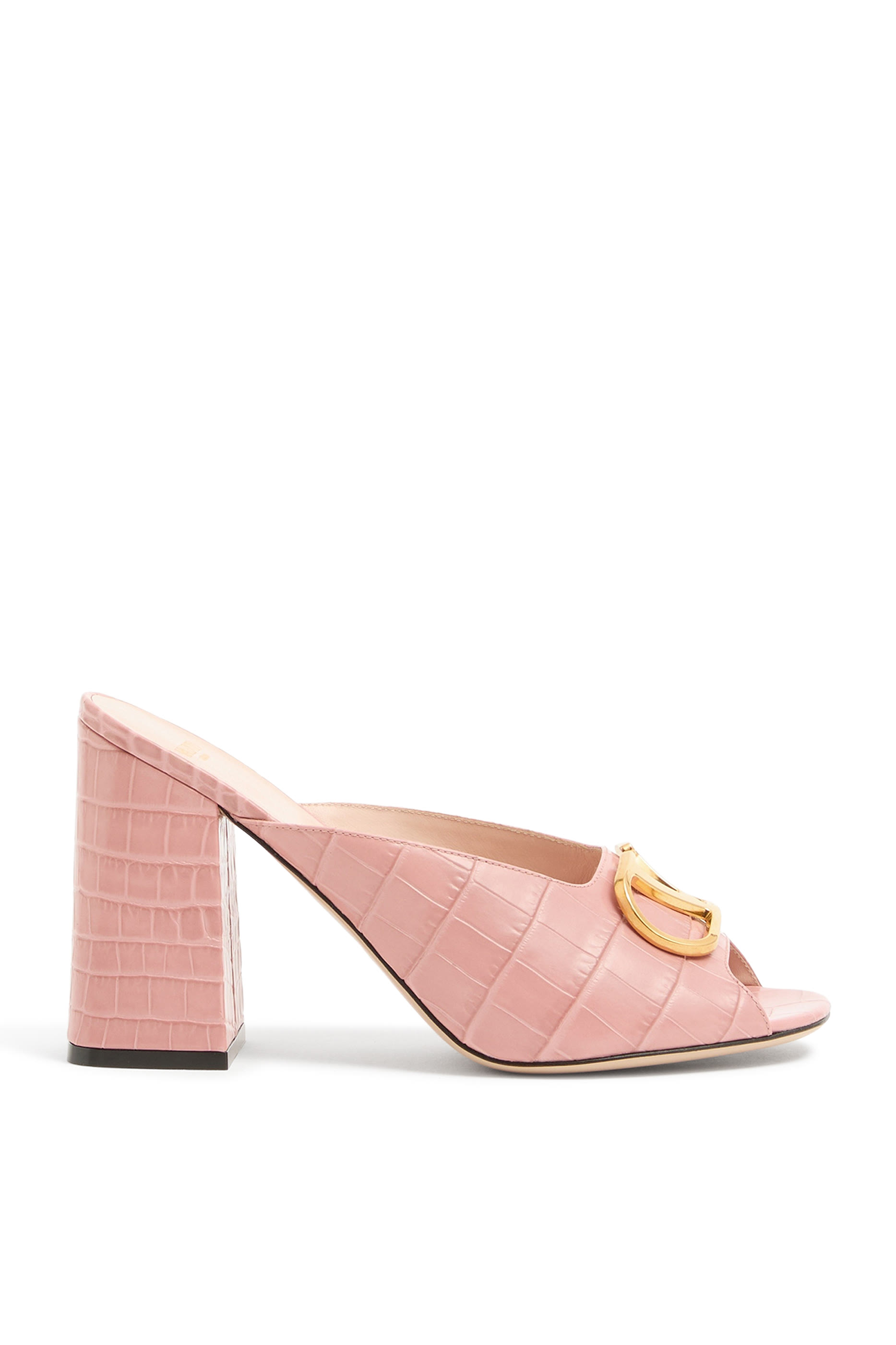 صندل 95 بحلية شعار الماركة جلد بنقشة