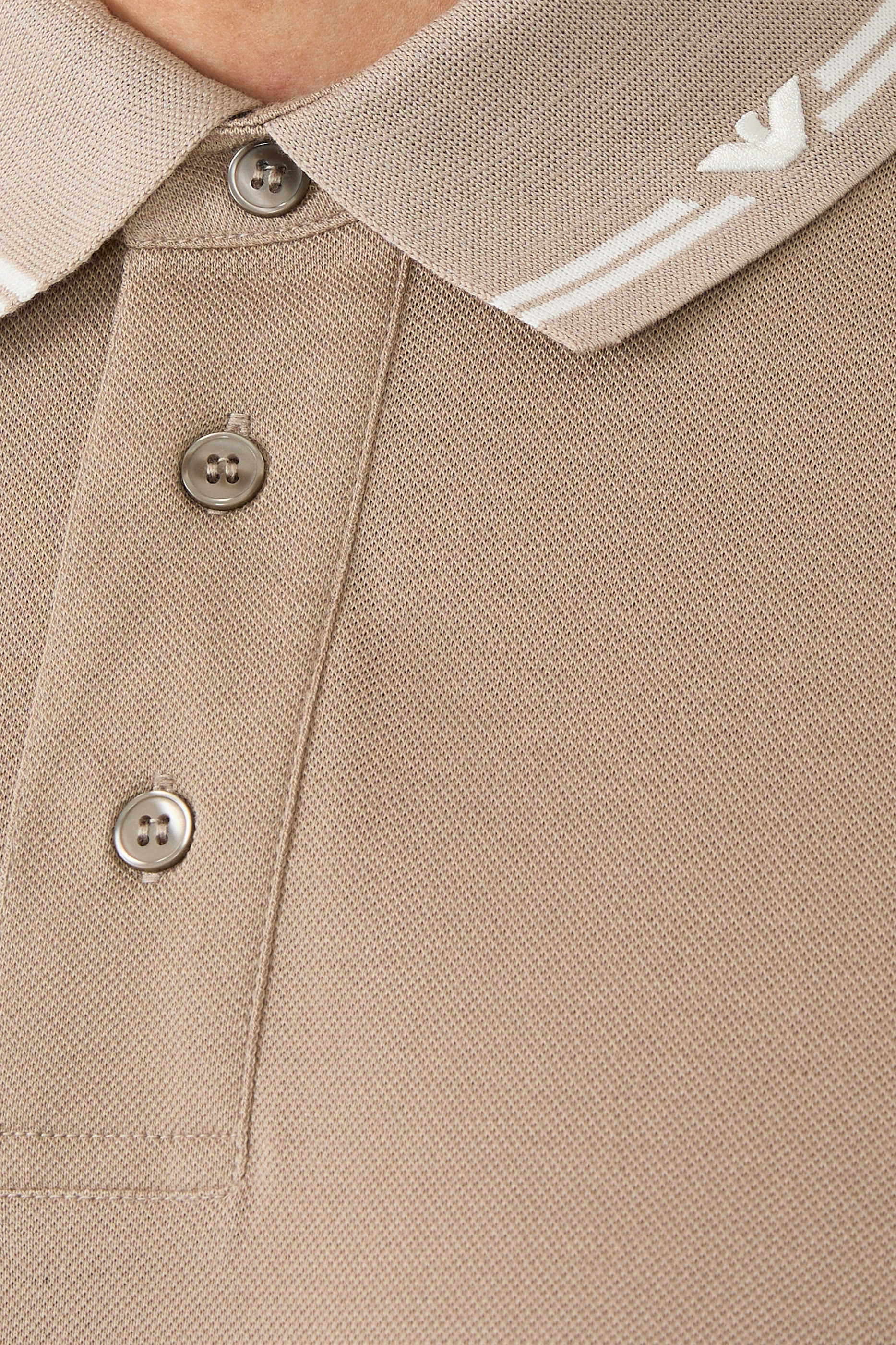 قميص بولو بأكمام قصيرة